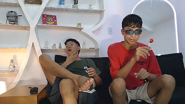 BEAUTY BOYS1 online show from September 19, 2025, 7:21 am