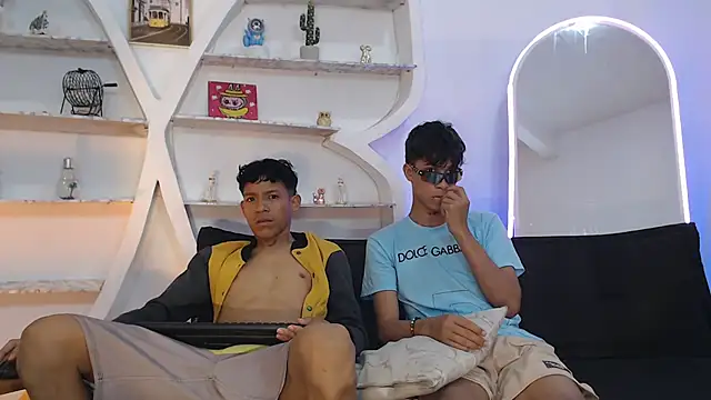 BEAUTY BOYS1 online show from September 24, 2025, 7:12 am