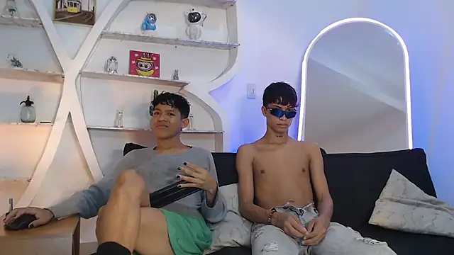 BEAUTY BOYS1 online show from October 1, 2025, 7:14 am