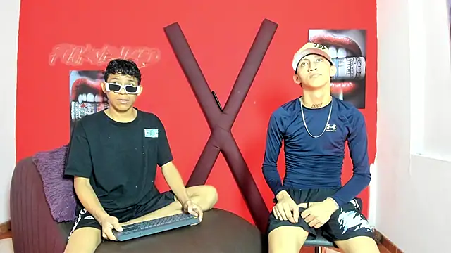 Snapshot of BEAUTY_BOYS1 chatting on March 4, 2026, 7:20 pm BEAUTY BOYS1 online show from March 4, 2026, 7:20 pm