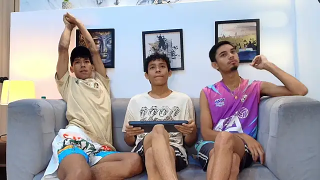 Snapshot of BEAUTY_BOYS1 chatting on April 2, 2026, 1:31 pm BEAUTY BOYS1 online show from April 2, 2026, 1:31 pm