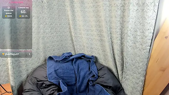 MiaLores online show from November 11, 2025, 8:14 am