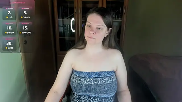 MiaLores online show from April 14, 2026, 9:48 am