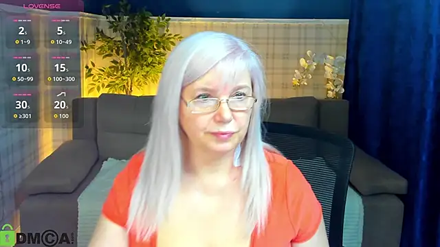 Snapshot of Hella_Fabel chatting on May 4, 2026, 1:34 am Hella Fabel online show from May 4, 2026, 1:34 am