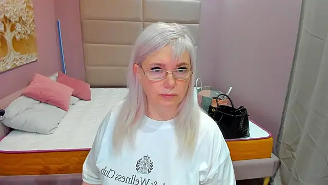 Hella Fabel online show from June 25, 2026, 1:16 am