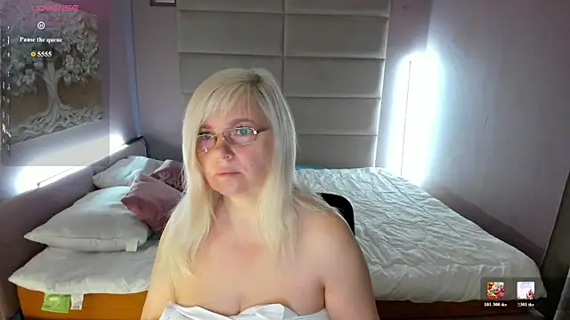 Hella Fabel online show from July 26, 2026, 1:03 am