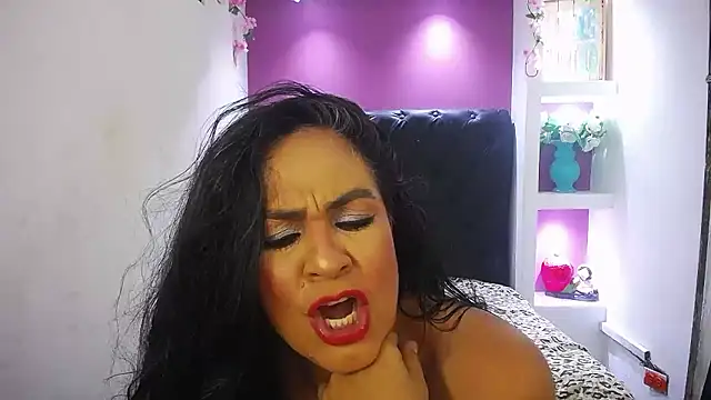 FunnyMatureXxX online show from January 7, 2026, 9:39 pm