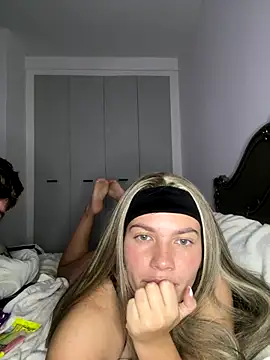 little lola x online show from October 19, 2025, 9:26 pm