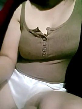 Snapshot of Surrilove chatting on November 23, 2025, 4:07 pm Surrilove online show from November 23, 2025, 4:07 pm