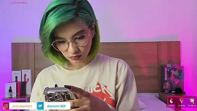 Akatsumi  online show from January 9, 2026, 3:59 pm