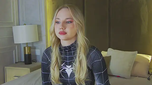 Sky Cutie online show from April 9, 2026, 4:56 am