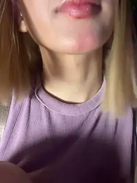 Snapshot of SweetBunnyGF chatting on December 2, 2025, 12:27 am SweetBunnyGF online show from December 2, 2025, 12:27 am