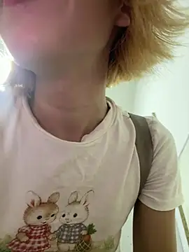 SweetBunnyGF online show from June 19, 2026, 12:15 am