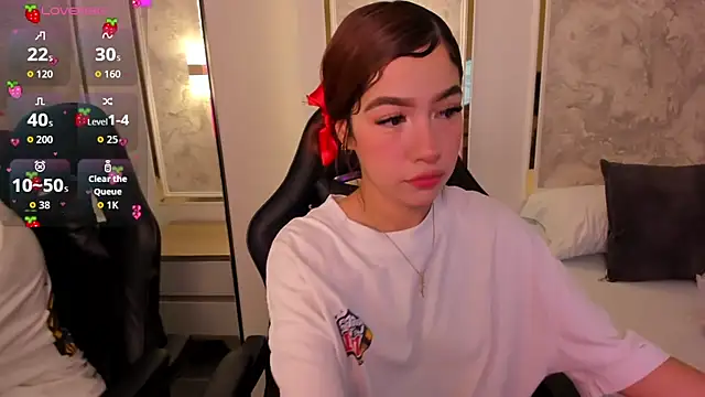 Snapshot of doll_eyees_ chatting on October 11, 2025, 7:12 pm doll eyees online show from October 11, 2025, 7:12 pm