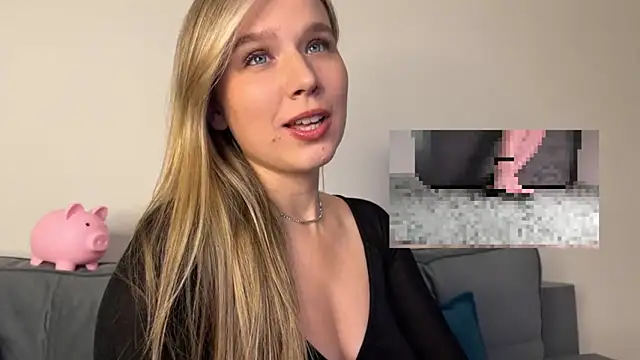 Snapshot of GoddessRoss chatting on September 30, 2025, 7:19 pm GoddessRoss online show from September 30, 2025, 7:19 pm