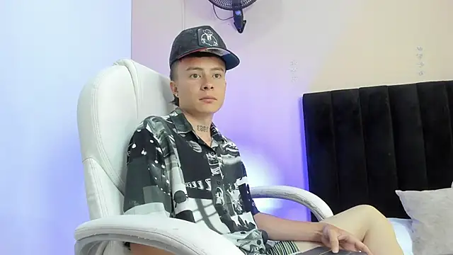 Snapshot of Nascary_Fox chatting on September 19, 2025, 8:09 pm Nascary Fox online show from September 19, 2025, 8:09 pm