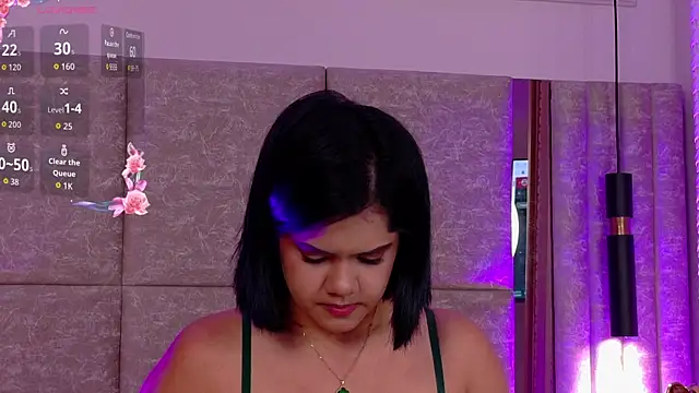 Snapshot of Martina-Roberts- chatting on October 15, 2025, 4:56 am Martina-Roberts- online show from October 15, 2025, 4:56 am