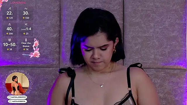 Snapshot of Martina-Roberts- chatting on October 27, 2025, 4:16 am Martina-Roberts- online show from October 27, 2025, 4:16 am