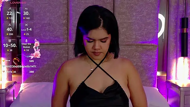 Snapshot of Martina-Roberts- chatting on October 29, 2025, 4:15 am Martina-Roberts- online show from October 29, 2025, 4:15 am