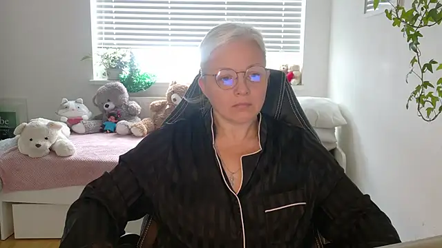 Linsy Kim online show from February 1, 2026, 9:30 am