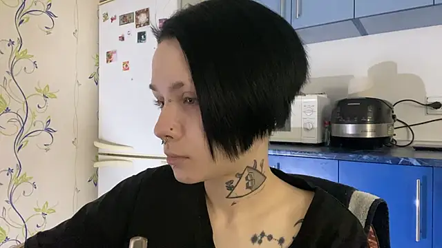 Snapshot of CandaceBlaze chatting on October 31, 2025, 8:32 pm CandaceBlaze online show from October 31, 2025, 8:32 pm