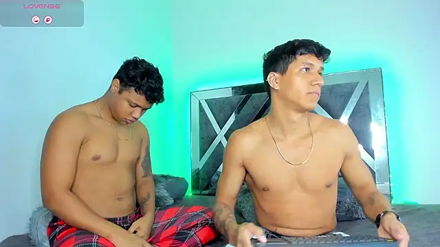 Snapshot of Robertmiller21 chatting on February 17, 2026, 12:40 am Robertmiller21 online show from February 17, 2026, 12:40 am