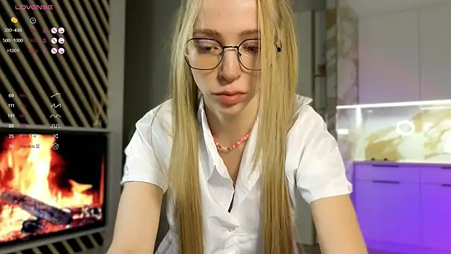 BritaKiss online show from September 12, 2025, 2:11 am