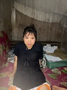 Snapshot of Ngoc-bbi chatting on April 4, 2026, 2:03 pm Ngoc-bbi online show from April 4, 2026, 2:03 pm
