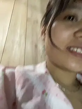 Snapshot of Ngoc-bbi chatting on April 7, 2026, 1:44 pm Ngoc-bbi online show from April 7, 2026, 1:44 pm