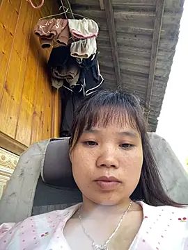 Snapshot of Ngoc-bbi chatting on April 8, 2026, 1:49 am Ngoc-bbi online show from April 8, 2026, 1:49 am