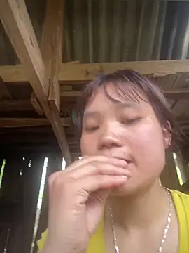 Snapshot of Ngoc-bbi chatting on April 15, 2026, 5:47 am Ngoc-bbi online show from April 15, 2026, 5:47 am