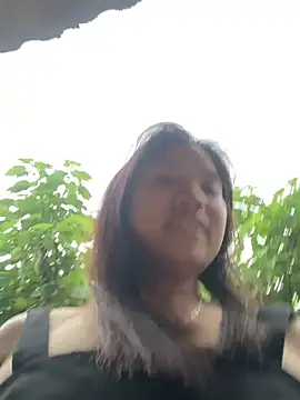 Snapshot of Ngoc-bbi chatting on June 11, 2026, 9:29 am Ngoc-bbi online show from June 11, 2026, 9:29 am