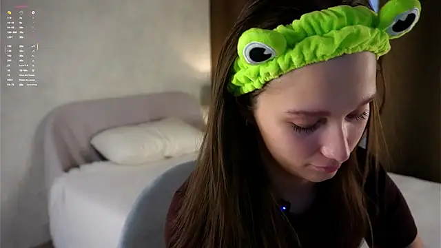 MelaniSeiver online show from October 20, 2025, 1:06 am