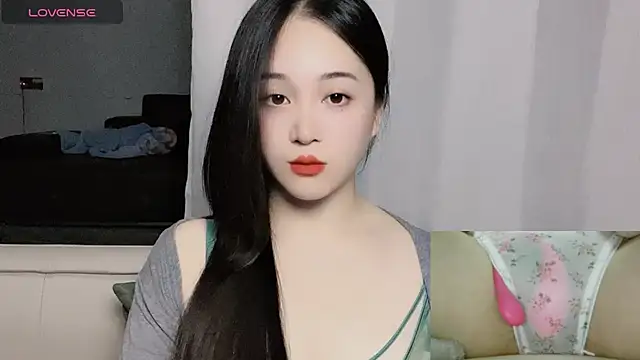 woaiqinqin online show from December 15, 2025, 4:11 pm