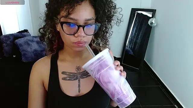 Canela s1 online show from March 22, 2026, 3:26 pm