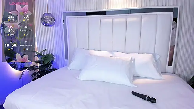 MariathLittle online show from November 14, 2025, 5:33 pm