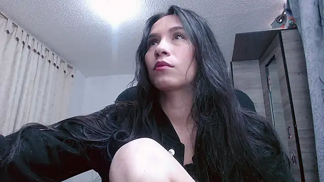 Snapshot of scarlett_vonrose chatting on October 23, 2025, 8:51 pm scarlett vonrose online show from October 23, 2025, 8:51 pm