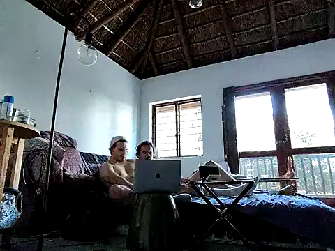 callemehole online show from April 20, 2026, 3:04 pm