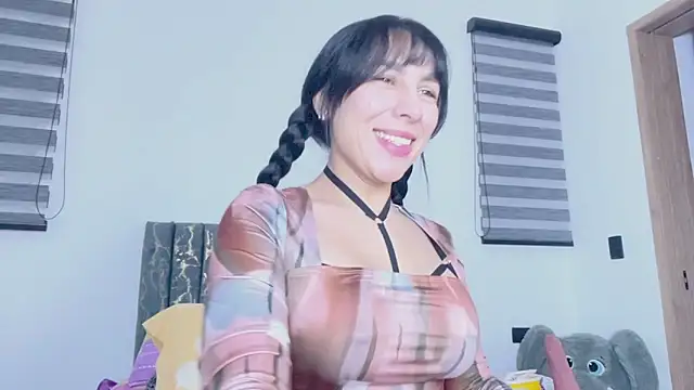 Snapshot of greciadom555 chatting on October 10, 2025, 2:21 am greciadom555 online show from October 10, 2025, 2:21 am