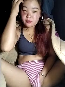 lylylove online show from February 19, 2026, 1:56 am