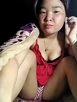 Snapshot of lylylove chatting on May 2, 2026, 1:10 am lylylove online show from May 2, 2026, 1:10 am