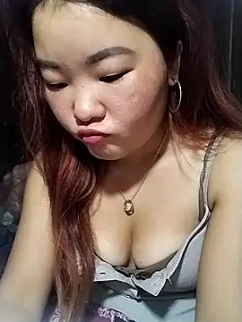 Snapshot of lylylove chatting on May 17, 2026, 11:12 pm lylylove online show from May 17, 2026, 11:12 pm