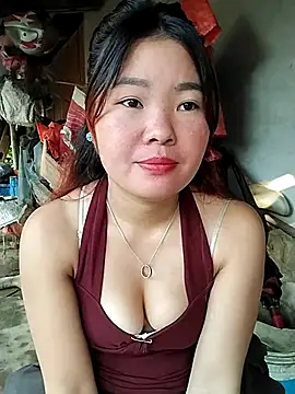 Snapshot of lylylove chatting on July 2, 2026, 11:33 pm lylylove online show from July 2, 2026, 11:33 pm