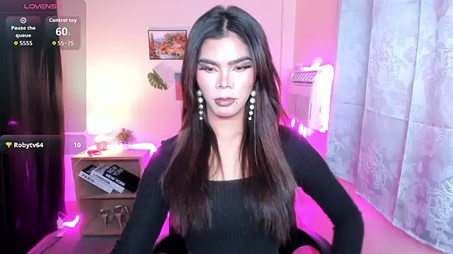 Snapshot of dianne_swift chatting on November 3, 2025, 1:34 pm dianne swift online show from November 3, 2025, 1:34 pm