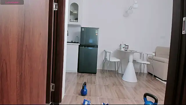 Snapshot of strawberry-ni chatting on October 19, 2025, 10:16 am strawberry-ni online show from October 19, 2025, 10:16 am