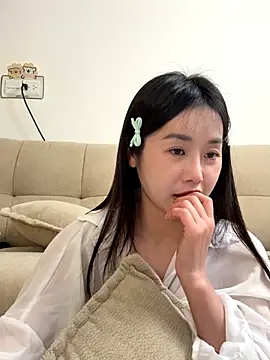 Snapshot of strawberry-ni chatting on November 2, 2025, 4:42 pm strawberry-ni online show from November 2, 2025, 4:42 pm