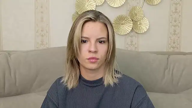 KiaraRolls online show from September 21, 2025, 8:32 pm