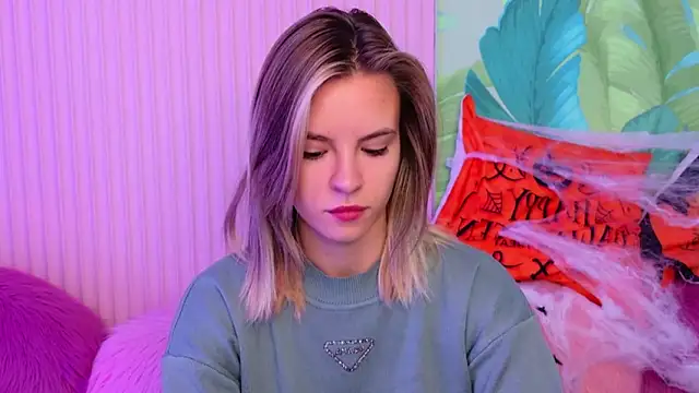 KiaraRolls online show from October 23, 2025, 8:40 pm