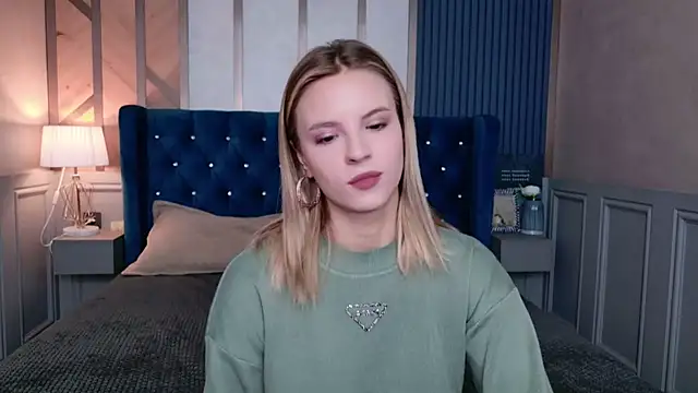 KiaraRolls online show from November 11, 2025, 10:37 am