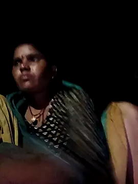 Snapshot of Sexy_queeny chatting on September 24, 2025, 1:36 pm Sexy queeny online show from September 24, 2025, 1:36 pm